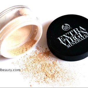 Body Shop Loose Powder Foundation - 205 rose